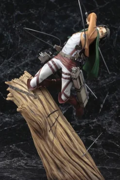 Attack on Titan - Levi Ackermann Statue / ARTFXJ / Renewal Version: Kotobukiya