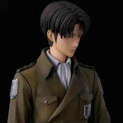 Attack on Titan - Levi Statue / Coat Style Version: Union Creative