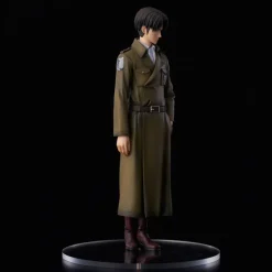 Attack on Titan - Levi Statue / Coat Style Version: Union Creative