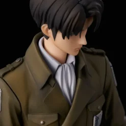 Attack on Titan - Levi Statue / Coat Style Version: Union Creative