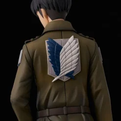 Attack on Titan - Levi Statue / Coat Style Version: Union Creative