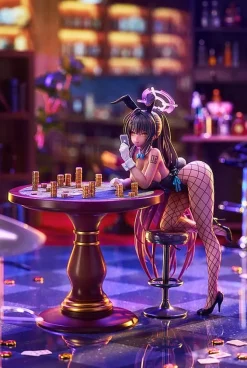 Blue Archive - Karin Kakudate Statue / (Bunny Girl) Game Playing Ver.: Good Smile Company