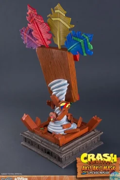 Crash Bandicoot - Aku Aku Maske Life-Size Replika: First 4 Figures