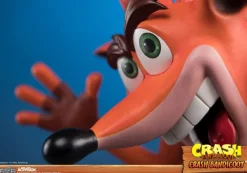 Crash Bandicoot - Crash Bandicoot Statue: First 4 Figures