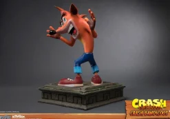 Crash Bandicoot - Crash Bandicoot Statue: First 4 Figures