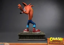 Crash Bandicoot - Crash Bandicoot Statue: First 4 Figures
