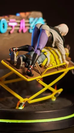 Cyberpunk: Edgerunners - Lucy & David Runaway Statue: Neamedia Icons