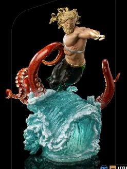 DC Comics - Aquaman Statue / Deluxe Art Scale: Iron Studios