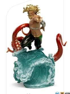 DC Comics - Aquaman Statue / Deluxe Art Scale: Iron Studios