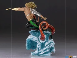 DC Comics - Aquaman Statue / Deluxe Art Scale: Iron Studios