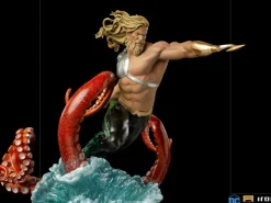 DC Comics - Aquaman Statue / Deluxe Art Scale: Iron Studios