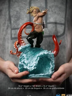 DC Comics - Aquaman Statue / Deluxe Art Scale: Iron Studios