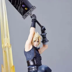 Final Fantasy VII Rebirth - Cloud Strife Statue: Square-Enix