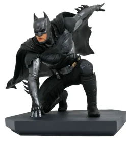 Injustice 2 - Batman Statue / DC Video Game Gallery: Diamond Select