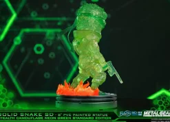 Metal Gear Solid - Solid Snake Statue / SD - Stealth Camouflage Neon Green: First 4 Figures