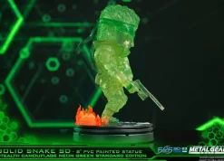 Metal Gear Solid - Solid Snake Statue / SD - Stealth Camouflage Neon Green: First 4 Figures