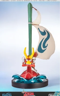 The Legend of Zelda / The Wind Waker - Link on The King of Red Lions Statue: First 4 Figures