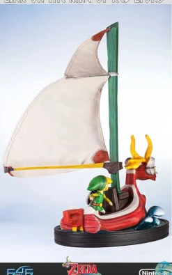 The Legend of Zelda / The Wind Waker - Link on The King of Red Lions Statue: First 4 Figures