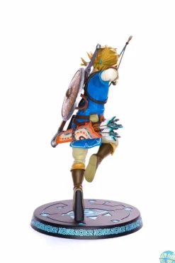 The Legend of Zelda Breath of the Wild - Link Statue: First 4 Figures