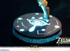 The Legend of Zelda Breath of the Wild - Link Statue / Collector's Edition: First 4 Figures